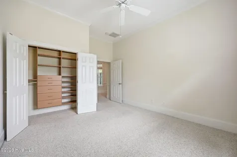 4302 Peninsula Point Greenville NC 27834