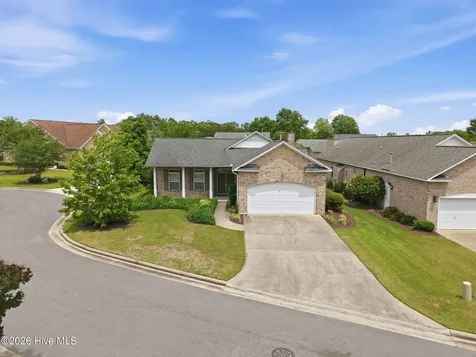 4302 Peninsula Point Greenville NC 27834