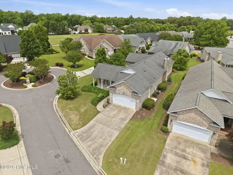 4302 Peninsula Point Greenville NC 27834