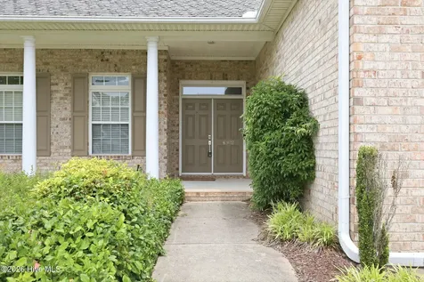 4302 Peninsula Point Greenville NC 27834