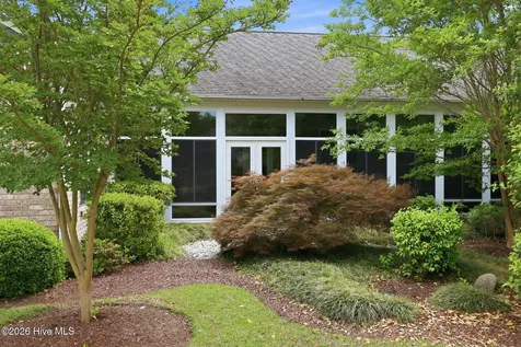 4302 Peninsula Point Greenville NC 27834