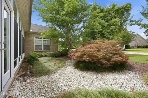 4302 Peninsula Point Greenville NC 27834