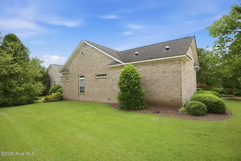 4302 Peninsula Point Greenville NC 27834