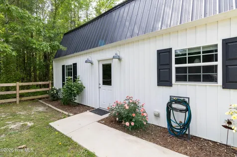 120 Anglers Cove Road Hertford NC 27944