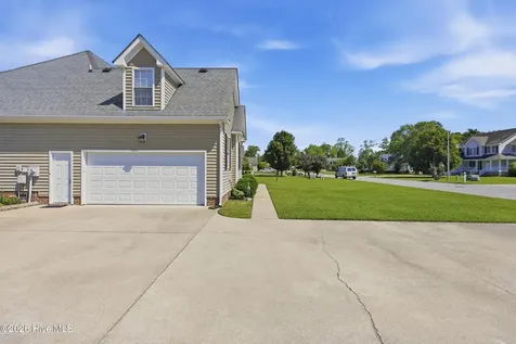 105 Center Cross Drive Elizabeth City NC 27909