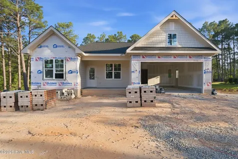 151 Parkwood Court West End NC 27376