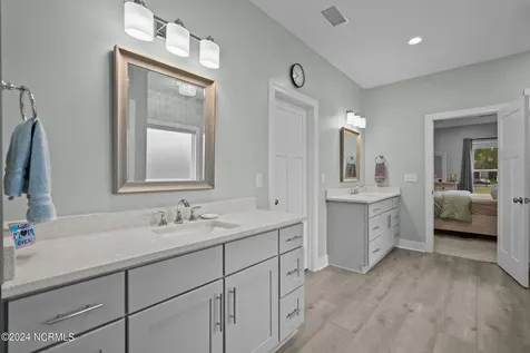 2463 Hoover Road Hampstead NC 28443