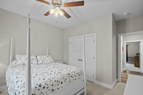 2463 Hoover Road Hampstead NC 28443