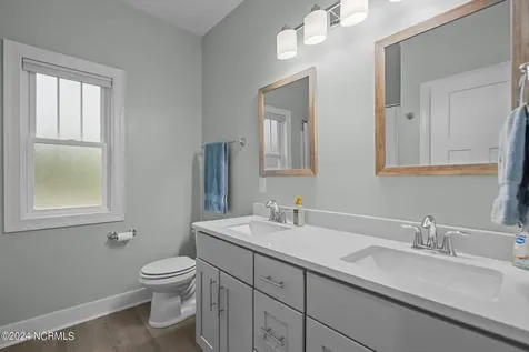 2463 Hoover Road Hampstead NC 28443