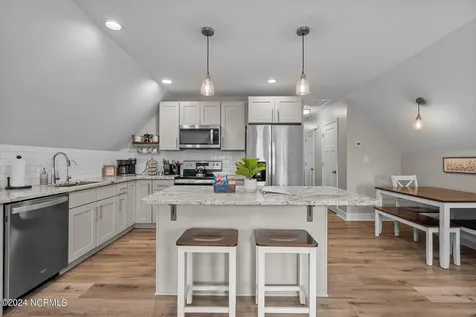 2463 Hoover Road Hampstead NC 28443