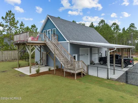 2463 Hoover Road Hampstead NC 28443
