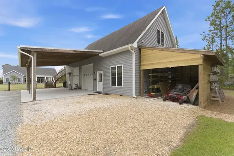 2463 Hoover Road Hampstead NC 28443