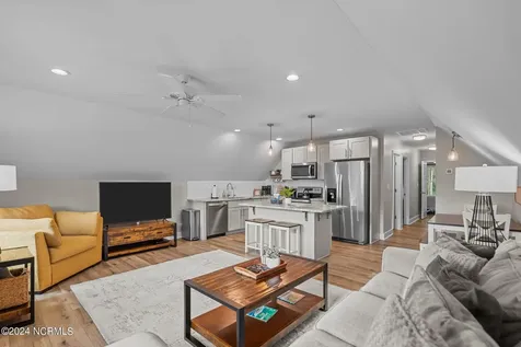 2463 Hoover Road Hampstead NC 28443