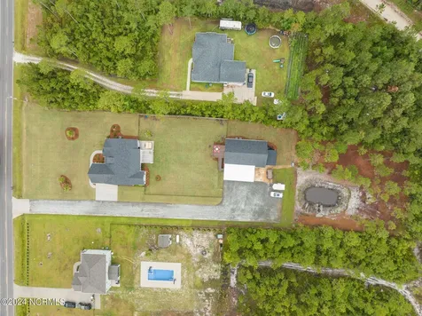 2463 Hoover Road Hampstead NC 28443