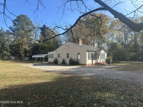 412 Lanoca Avenue Laurinburg NC 28352