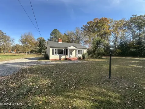 412 Lanoca Avenue Laurinburg NC 28352