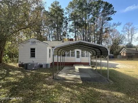 412 Lanoca Avenue Laurinburg NC 28352