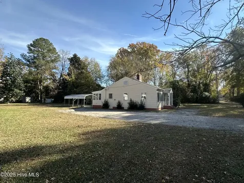 412 Lanoca Avenue Laurinburg NC 28352