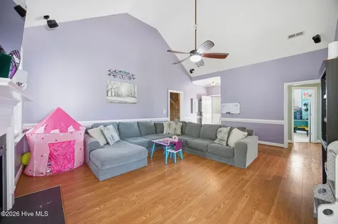 2752 Barefoot Lane Winterville NC 28590