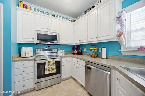 2752 Barefoot Lane Winterville NC 28590