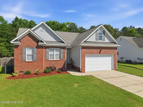 2752 Barefoot Lane Winterville NC 28590