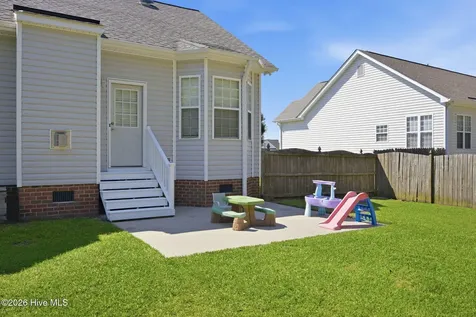 2752 Barefoot Lane Winterville NC 28590