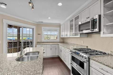 8711 Plantation Drive Emerald Isle NC 28594
