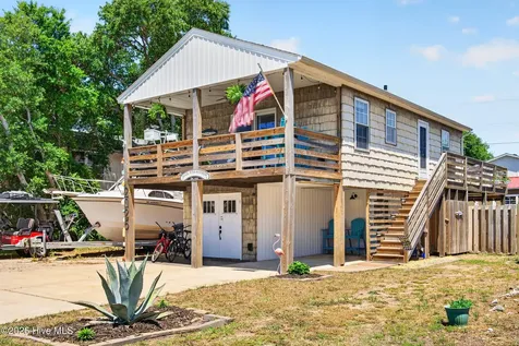 2025 Yorktown Street Kill Devil Hills NC 27948