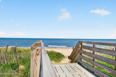 2025 Yorktown Street Kill Devil Hills NC 27948