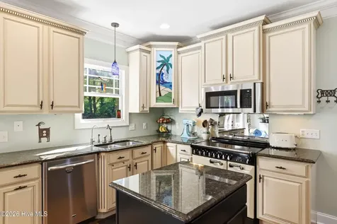 310 Bayshore Drive Wilmington NC 28411