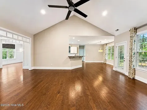 39 Excalibur Point Hampstead NC 28443