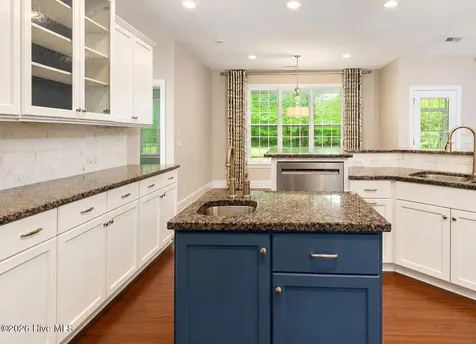39 Excalibur Point Hampstead NC 28443