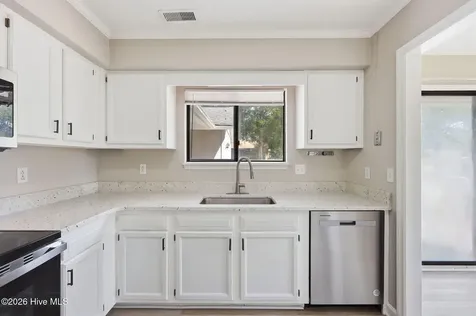 123 Wildwood Drive New Bern NC 28562