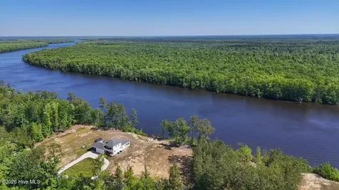 206 Riversedge Drive Winton NC 27986