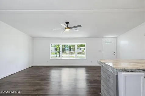 108 N Queens Street Hubert NC 28539
