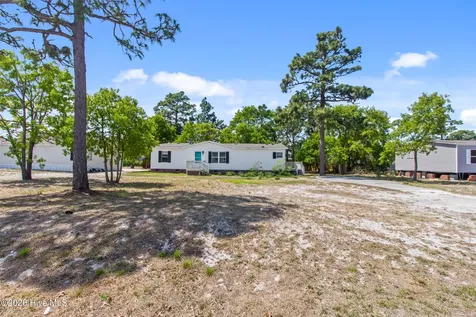 309 N Winchester Lane Hubert NC 28539