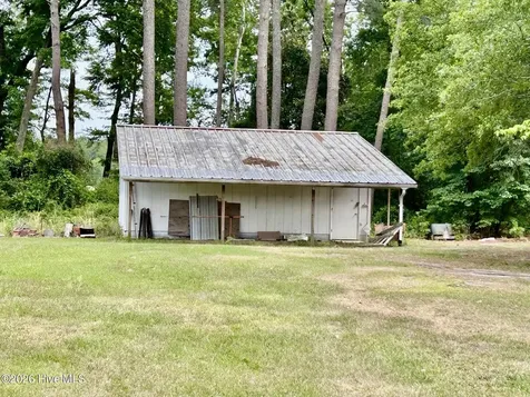 397 Johns Road Maxton NC 28364