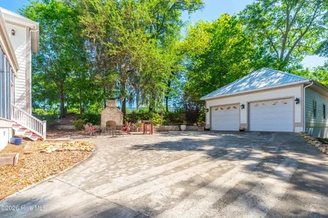 109 Weaver Drive Lake Waccamaw NC 28450