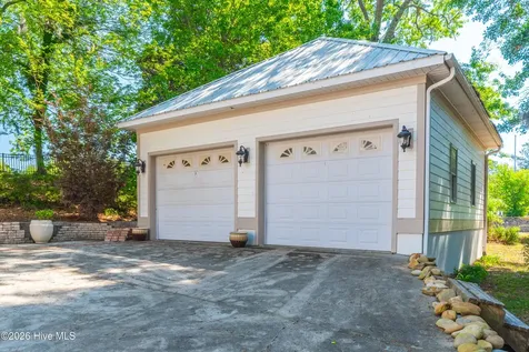109 Weaver Drive Lake Waccamaw NC 28450