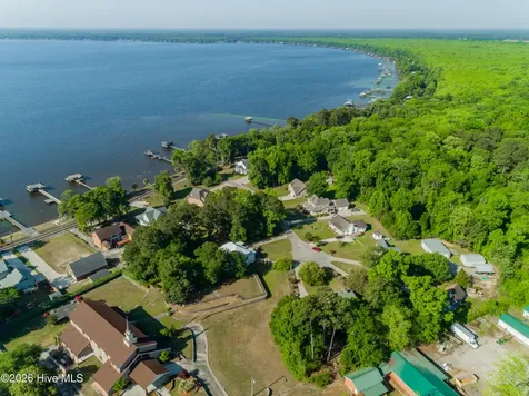109 Weaver Drive Lake Waccamaw NC 28450