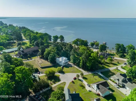 109 Weaver Drive Lake Waccamaw NC 28450
