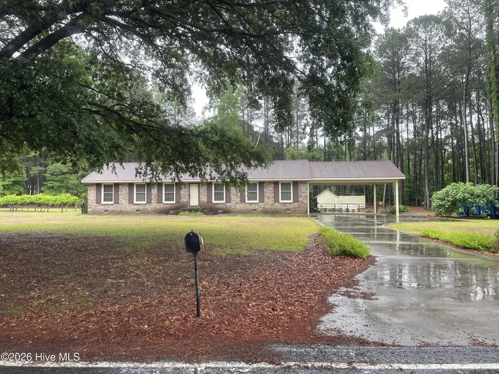 209 Sunset Park Road Bladenboro NC 28320