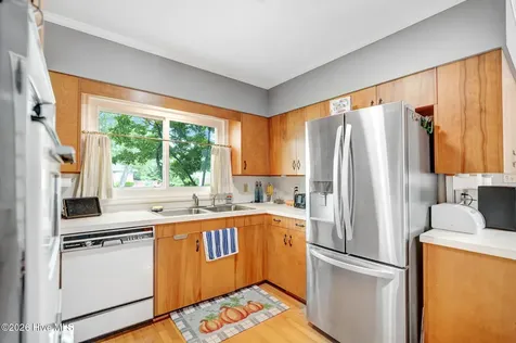 1000 Westminster Lane Kinston NC 28501