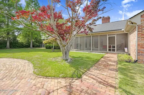 1000 Westminster Lane Kinston NC 28501
