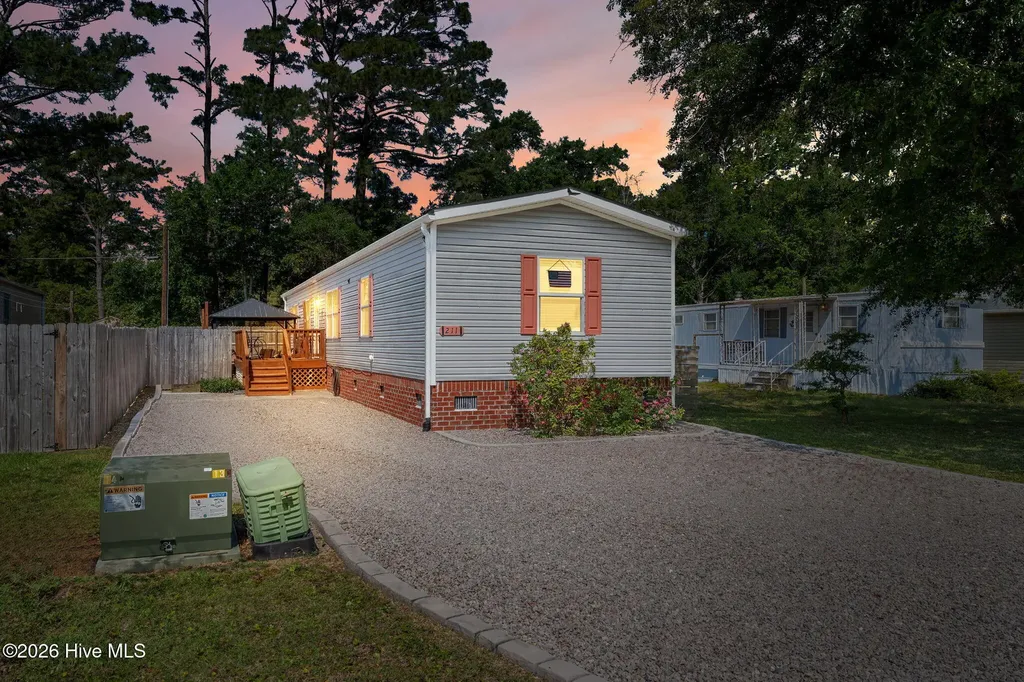 211 NE 76th Street Oak Island NC 28465