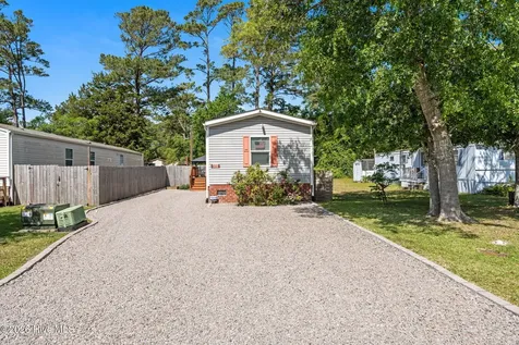 211 NE 76th Street Oak Island NC 28465
