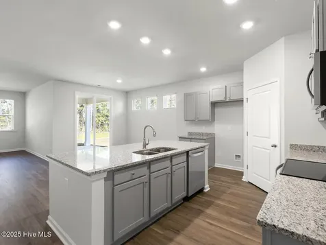 415 Matthews Farm Road Hubert NC 28539
