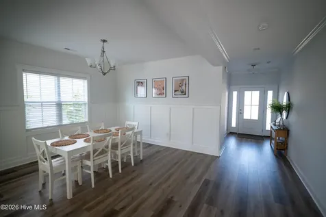 6033 Sand Ridge Avenue Wilmington NC 28409