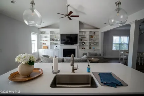 6033 Sand Ridge Avenue Wilmington NC 28409
