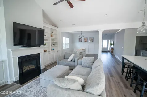 6033 Sand Ridge Avenue Wilmington NC 28409
